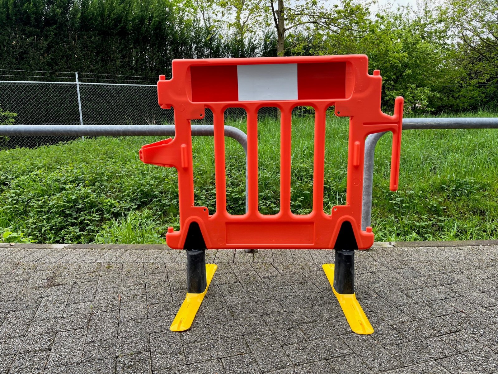 HDPE nadar orange with HI-VIS anti-stumbling feet - L 1000 mm - MOQ 40