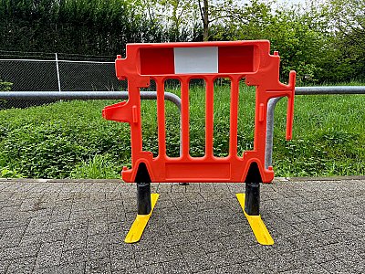 HDPE nadar orange with HI-VIS anti-stumbling feet - L 1000 mm - MOQ 40
